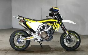 HUSQVARNA 701スーパーモト 2018 USV