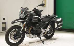 MOTO GUZZI V85 TT 2023