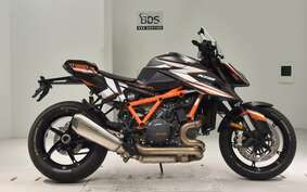 KTM 1290 SUPER DUKE R 2021