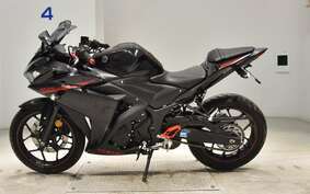 YAMAHA YZF-R25 RG10J