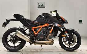 KTM 1290 SUPER DUKE R V3940