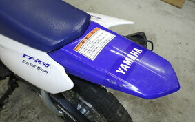 YAMAHA TT-R50 E CA01W