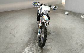 HUSQVARNA  FE350 ロックスターエディション 2022 UAA4