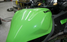 KAWASAKI ZX-25R ZX250E