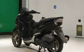 YAMAHA TRICITY 125 SE82J