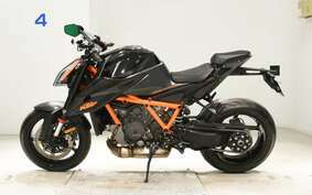 KTM 1290 SUPER DUKE R 2020 V3940