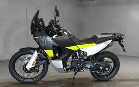 HUSQVARNA ノーデン901 2024 UN6