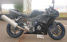 YAMAHA YZF-R6 2003 RJ05