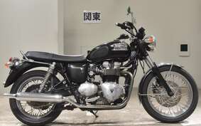 TRIUMPH BONNEVILLE 2005 J900TM