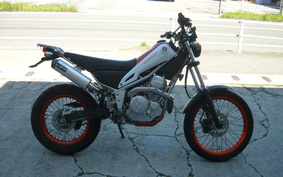 YAMAHA TRICKER DG32J