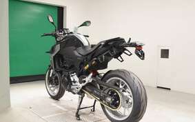 BMW F900R 2023