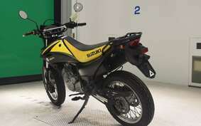 SUZUKI DR125SM