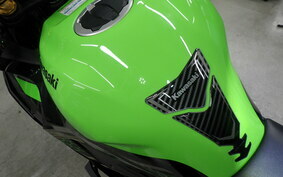 KAWASAKI ZX-25R ZX250E