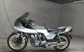 HONDA CB900F Boldor 2024 SC01