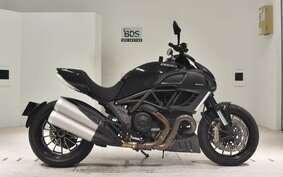 DUCATI DIAVEL 2013