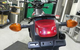 SUZUKI DR200S