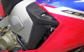 HONDA CBR1000RR-3SP2 GEN 3 SPECIAL 2017 SC77