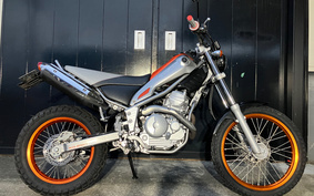 YAMAHA TRICKER DG16J