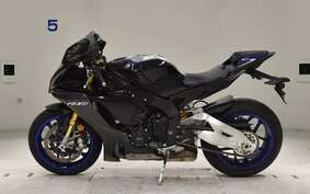 YAMAHA YZF-R1 M 2021 RN65J