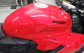 DUCATI STREETFIGHTER V2 2022