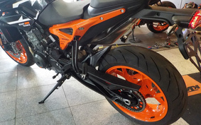 KTM 890 DUKE GP 2024 TU940