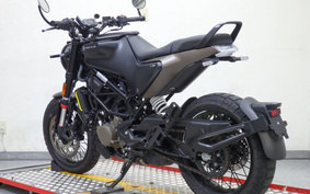 HUSQVARNA スヴァルトピレン125