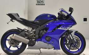 YAMAHA YZF-R6 2022