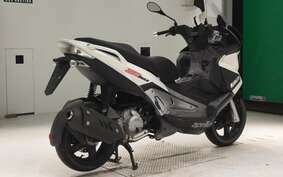 APRILIA SR MAX 125