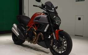 DUCATI DIAVEL 2011