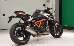 KTM 1290 SUPER DUKE R 2021