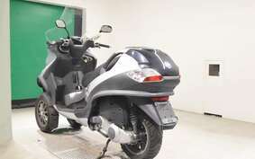 PIAGGIO MP3 250