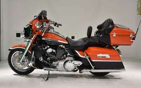 HARLEY FLHTCUSE 1800CVO 2011 PR8