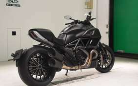 DUCATI DIAVEL 2015