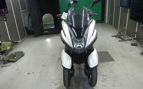 YAMAHA TRICITY 125 SE82J