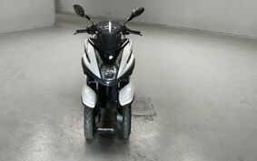 YAMAHA TRICITY 125 SE82J