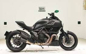 DUCATI DIAVEL 2015