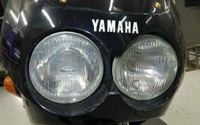 YAMAHA FZR250 2KR