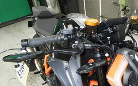 KTM 1290 SUPER DUKE R V3940