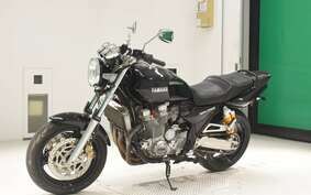 YAMAHA XJR1300 1999 RP01J