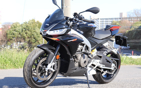 APRILIA トゥオーノ660 ファクトリー 2023