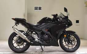 YAMAHA YZF-R25