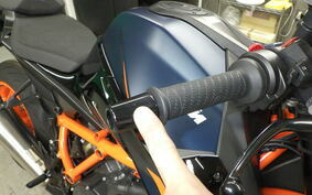 KTM 1290 SUPER DUKE R 2022 V3940