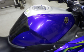 YAMAHA YZF-R25