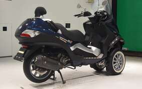 PIAGGIO MP3 250