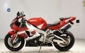 YAMAHA YZF-R1 2000 RN04