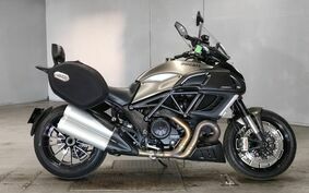 DUCATI DIAVEL STRADA 2013 G102JB