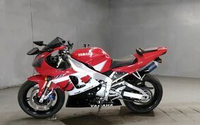 YAMAHA YZF-R1 2000 RN04