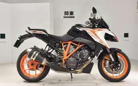 KTM 1290 SUPER DUKE GT V6940