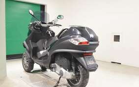 PIAGGIO MP3 250