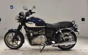 TRIUMPH BONNEVILLE SE 2012